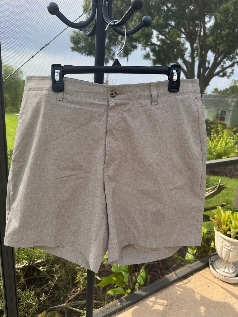 Men's Flat Front Shorts in Light Taupe